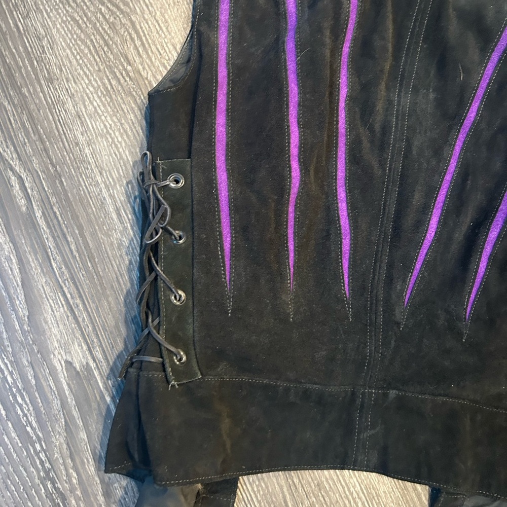 Vintage black & purple vest lace up sides- estimate of S/M - see measurements - Picture 5 of 8